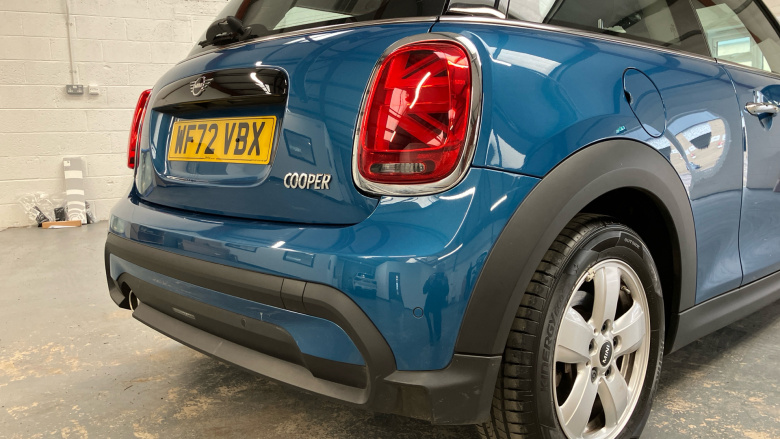 MINI Hatchback 1.5 Cooper Classic 3dr Auto Petrol Hatchback